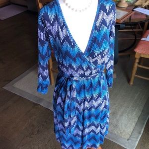 V-Neck rayon dress